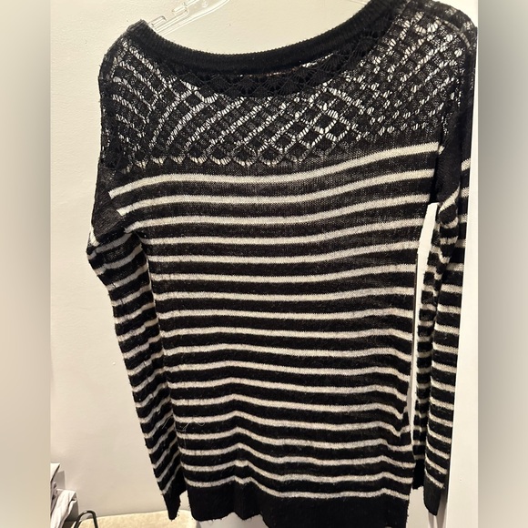 Loft light weight sweater size small - Picture 2 of 2